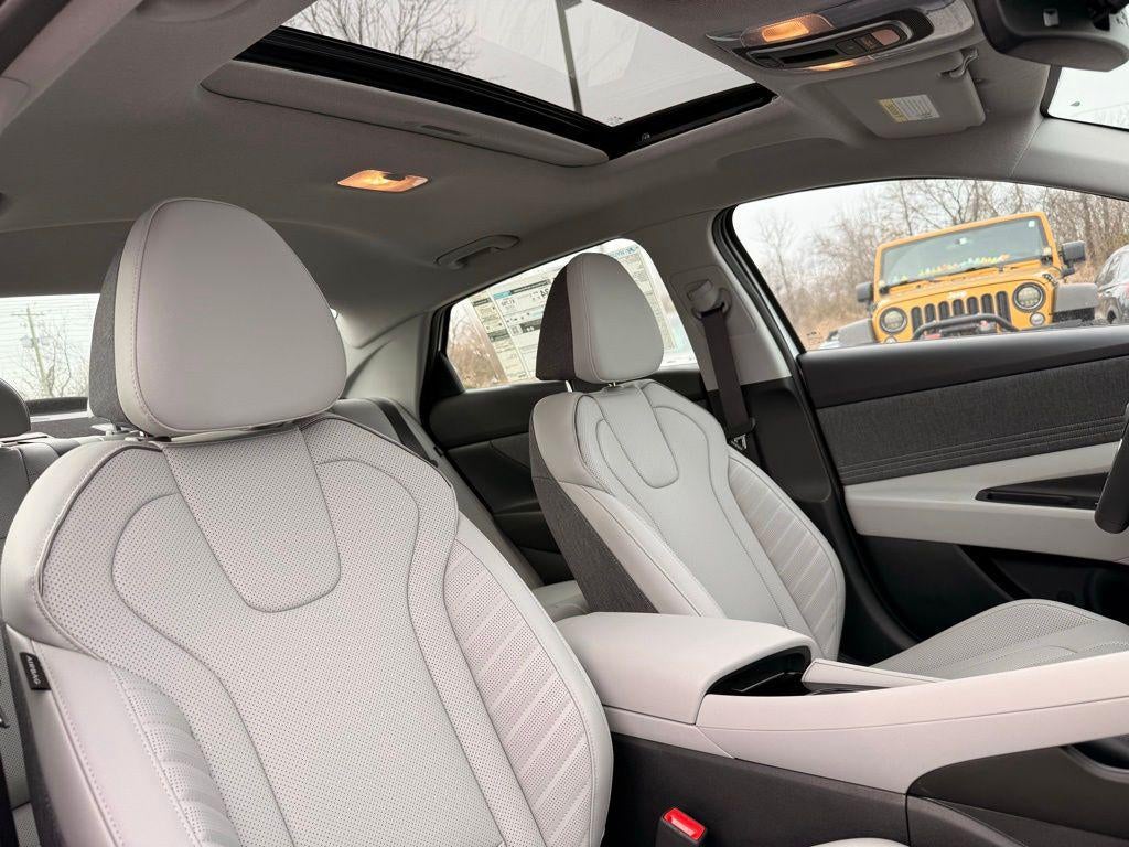 2025 Hyundai Elantra Limited