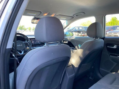 2022 Kia Niro LXS NICE CAR