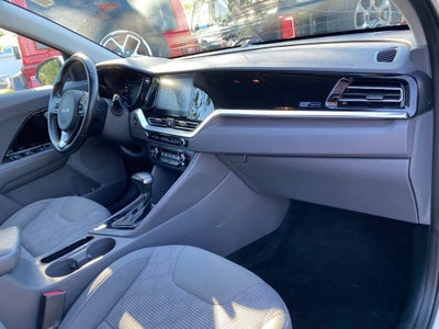 2022 Kia Niro LXS NICE CAR