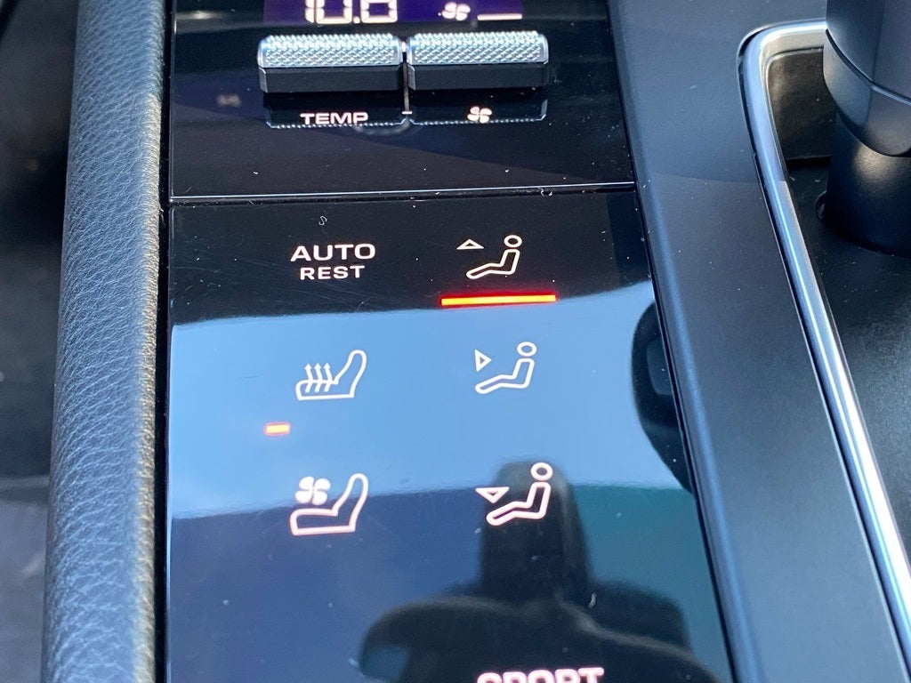 2022 Porsche Macan Base AWD / PANO ROOF / CLEAN CARFAX