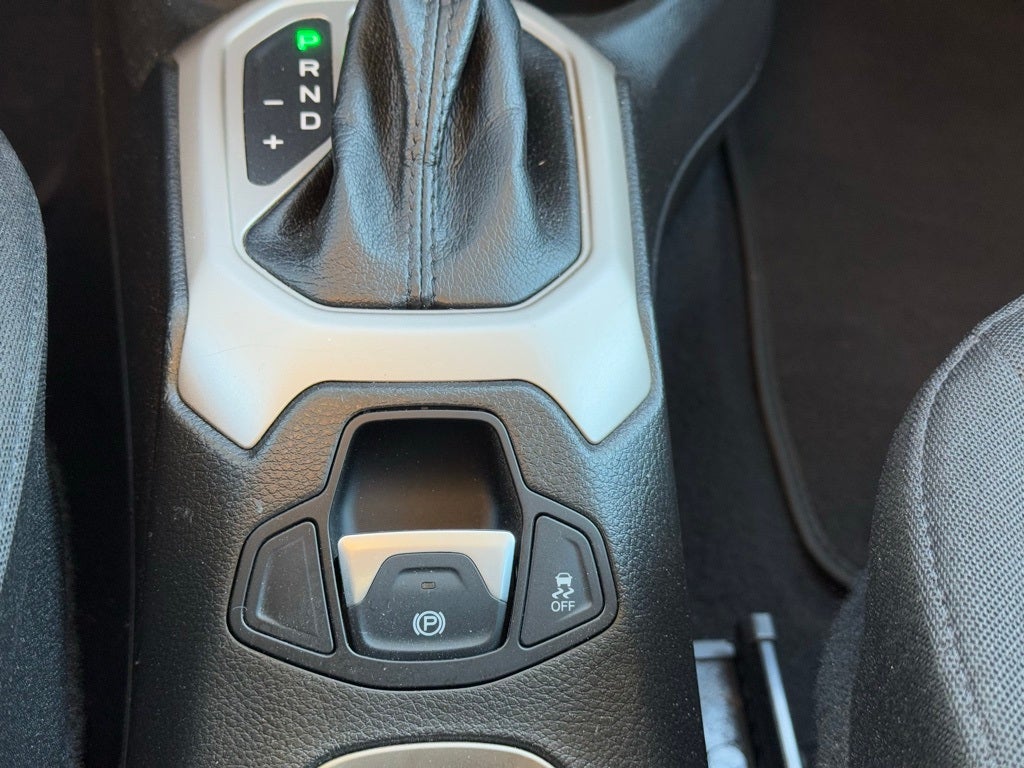 2017 Jeep Renegade Latitude SUPER CLEAN
