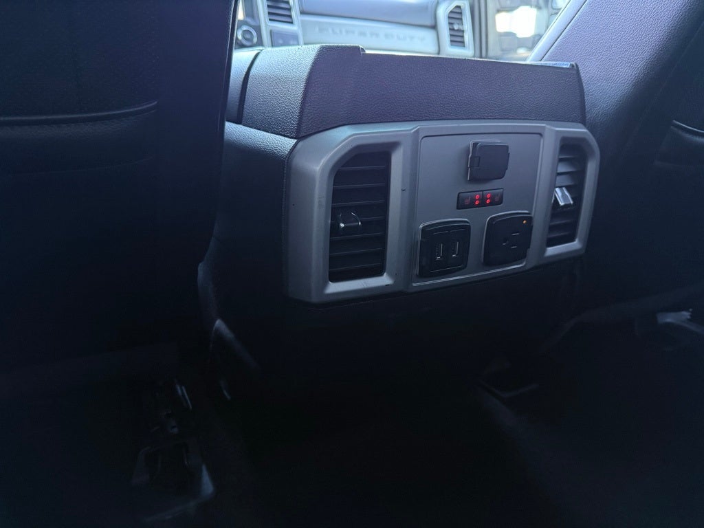 2018 Ford F-350SD Lariat Hard loaded!! DELETED