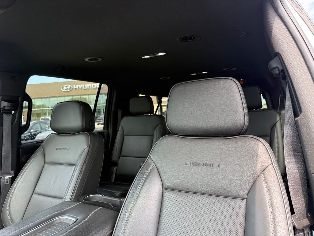 2022 GMC Yukon XL Denali