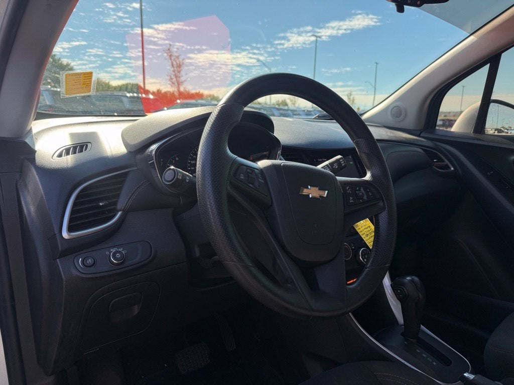 2021 Chevrolet Trax LS - Photo 10