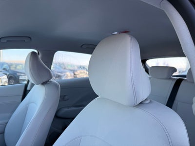 2026 Hyundai Kona SE FWD