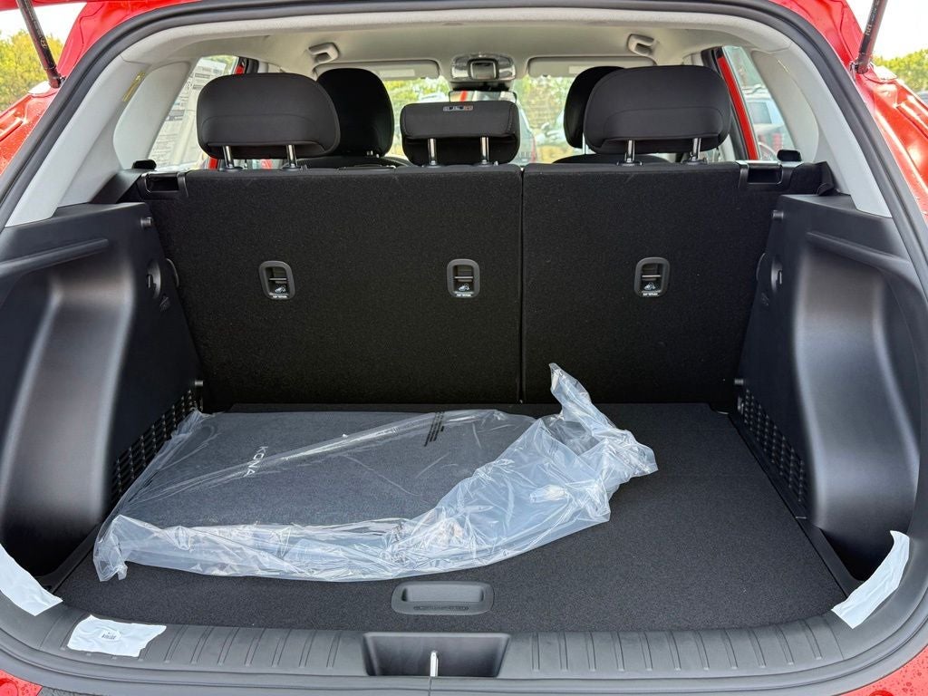 2027 Hyundai Kona SE FWD