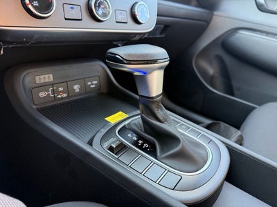 2027 Hyundai Kona SE FWD