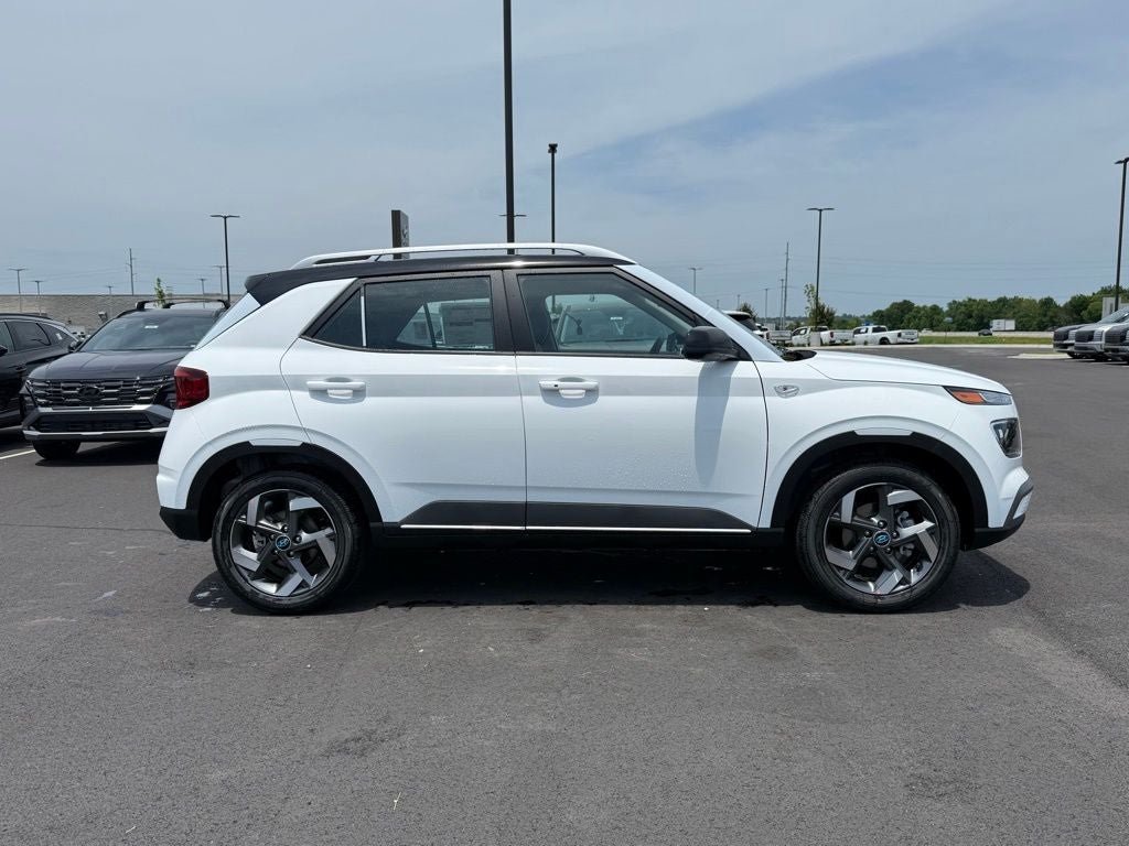 2026 Hyundai Venue SEL w/Two-Tone Roof