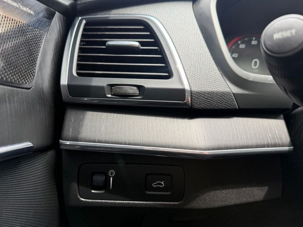 2020 Volvo XC90 T6 Momentum