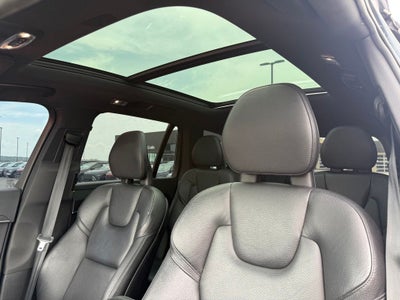 2020 Volvo XC90 T6 Momentum