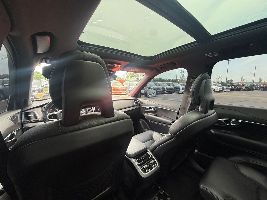 2020 Volvo XC90 T6 Momentum