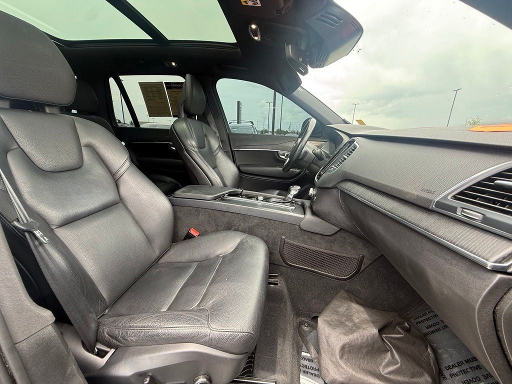 2020 Volvo XC90 T6 Momentum