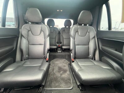 2020 Volvo XC90 T6 Momentum