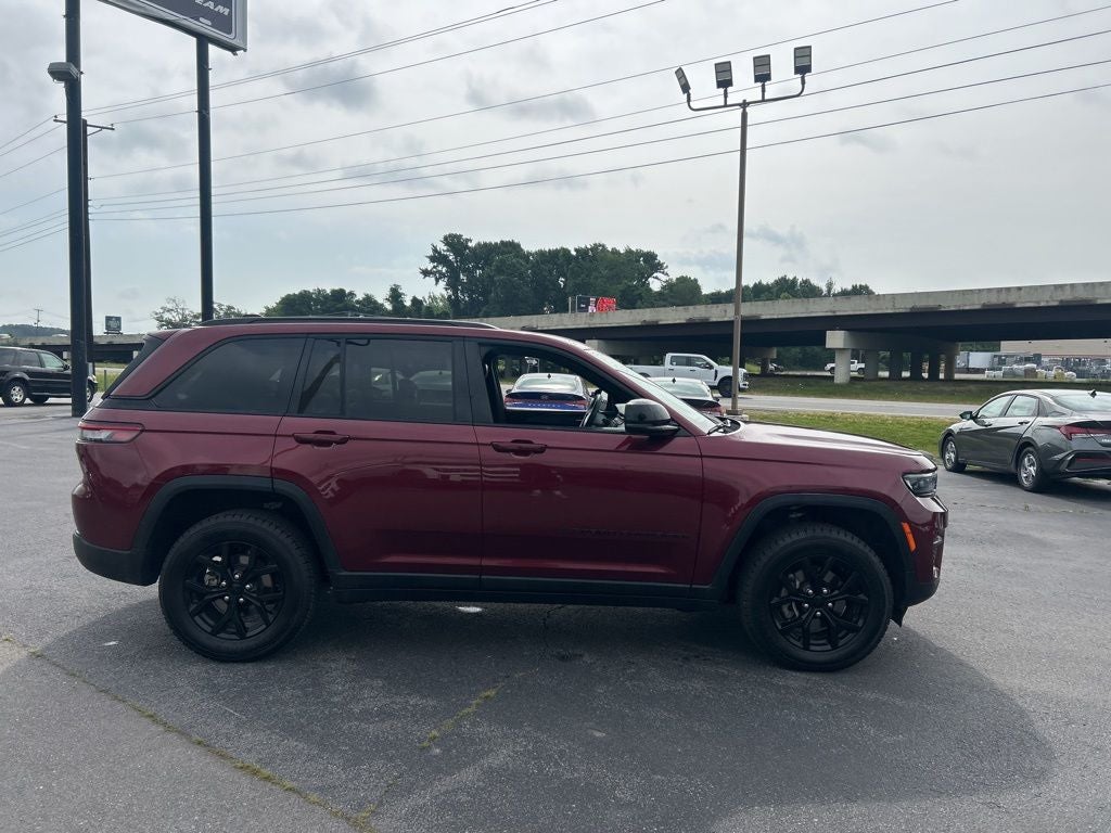 2024 Jeep Grand Cherokee Altitude 1-Owner / Clean Carfax / Altitude Appearance Pkg