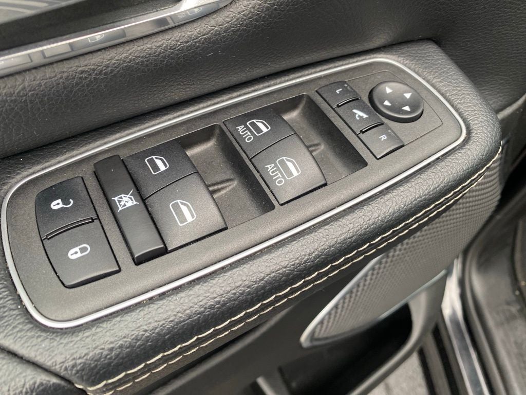 2024 RAM 1500 Laramie 1-Owner / Navigation / Apple CarPlay/Android Auto