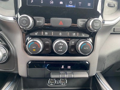 2024 RAM 1500 Laramie 1-Owner / Navigation / Apple CarPlay/Android Auto