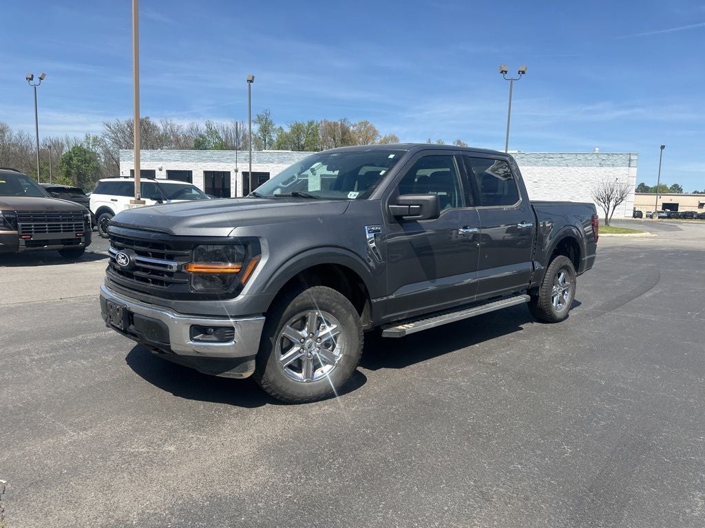 2025 Ford F-150 XLT 1-Owner / Clean Carfax / Pre-Collision Assist / Ac