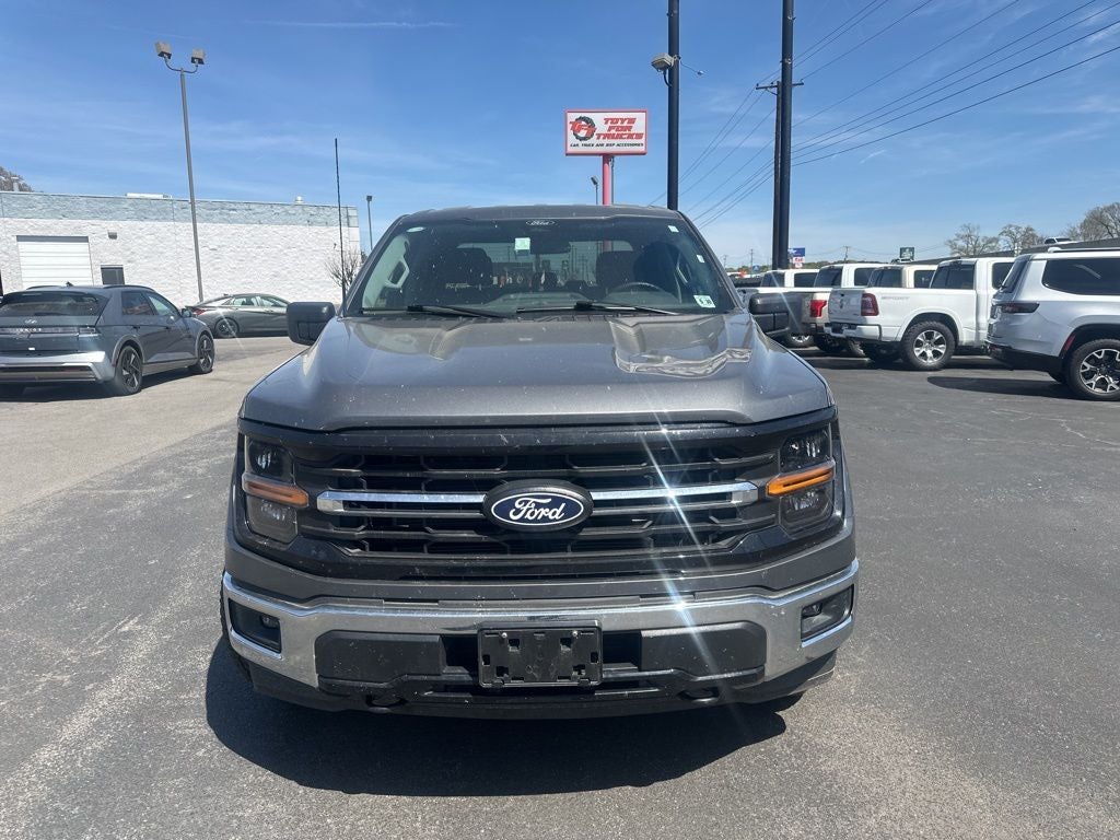 2025 Ford F-150 XLT 1-Owner / Clean Carfax / Pre-Collision Assist / Ac