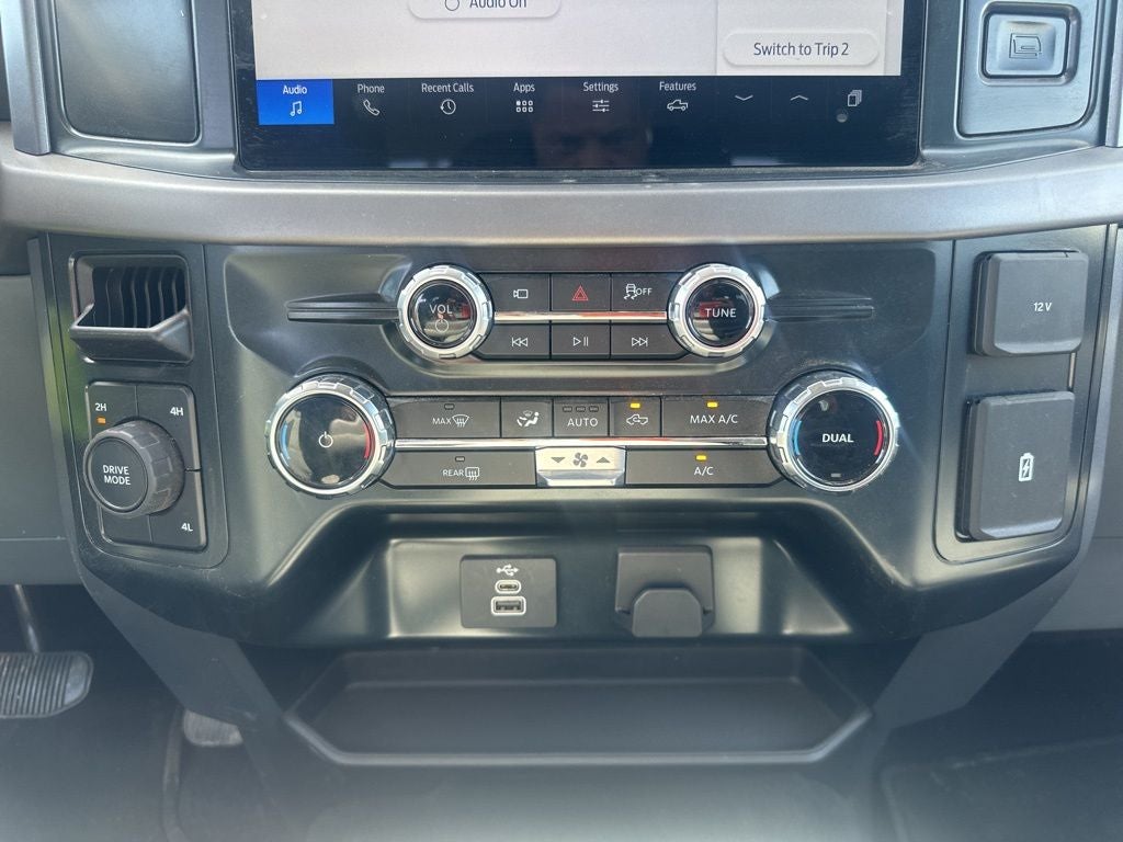 2025 Ford F-150 XLT 1-Owner / Clean Carfax / Pre-Collision Assist / Ac