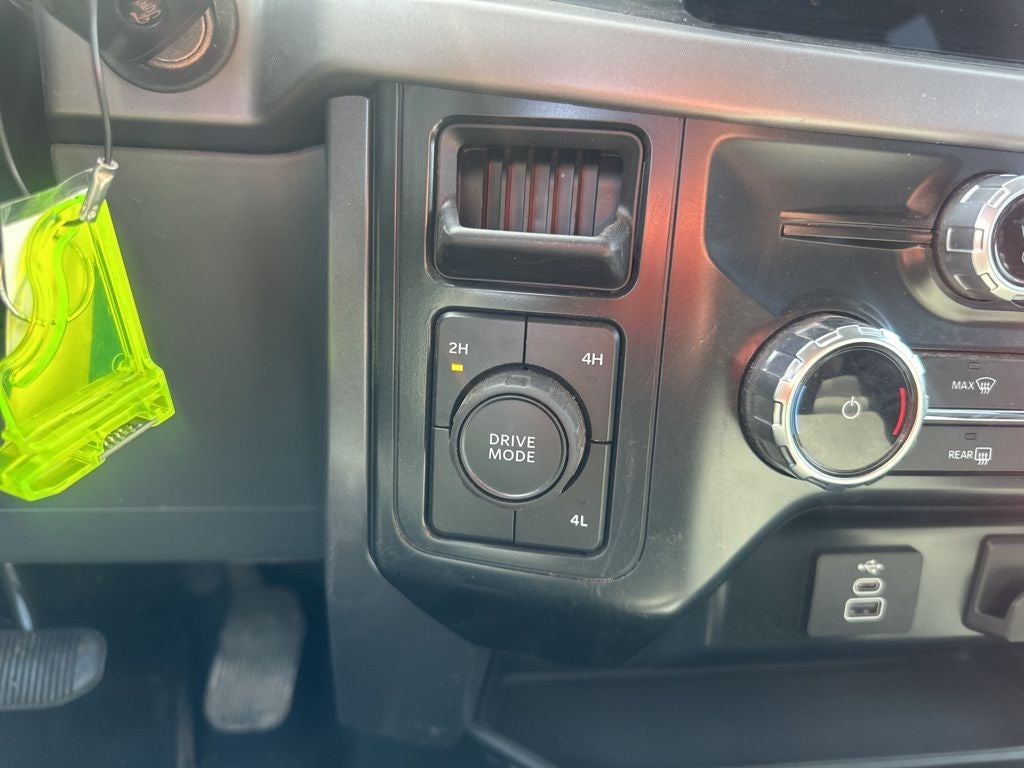2025 Ford F-150 XLT 1-Owner / Clean Carfax / Pre-Collision Assist / Ac