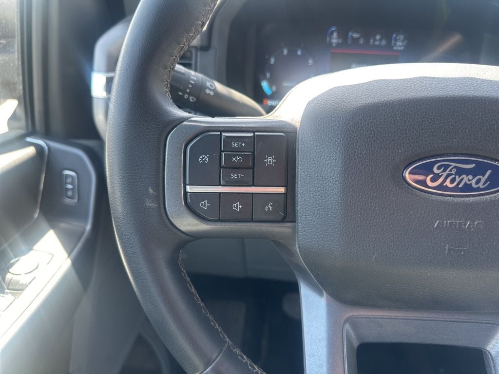 2025 Ford F-150 XLT 1-Owner / Clean Carfax / Pre-Collision Assist / Ac