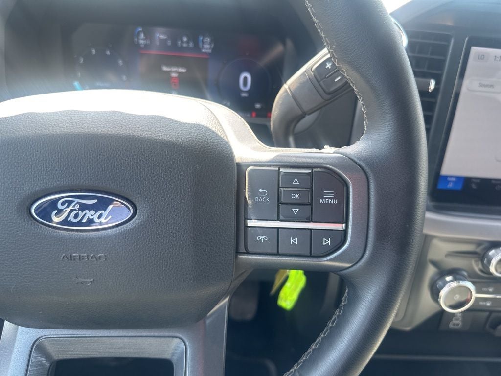 2025 Ford F-150 XLT 1-Owner / Clean Carfax / Pre-Collision Assist / Ac