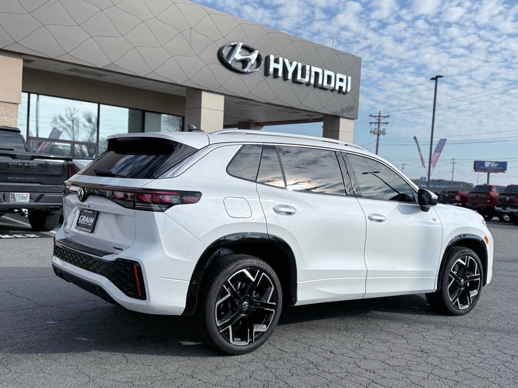 2026 Volkswagen Tiguan 2.0T SEL R-Line Turbo