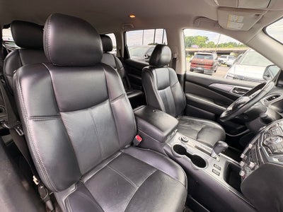 2019 Nissan Pathfinder SL FRESH TRADE | AS-IS