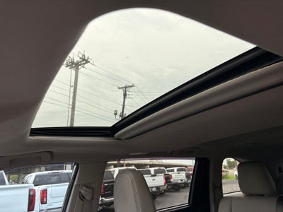 2017 Toyota Highlander XLE Navigation / Clean Carfax / Power Moonroof / 3rd R