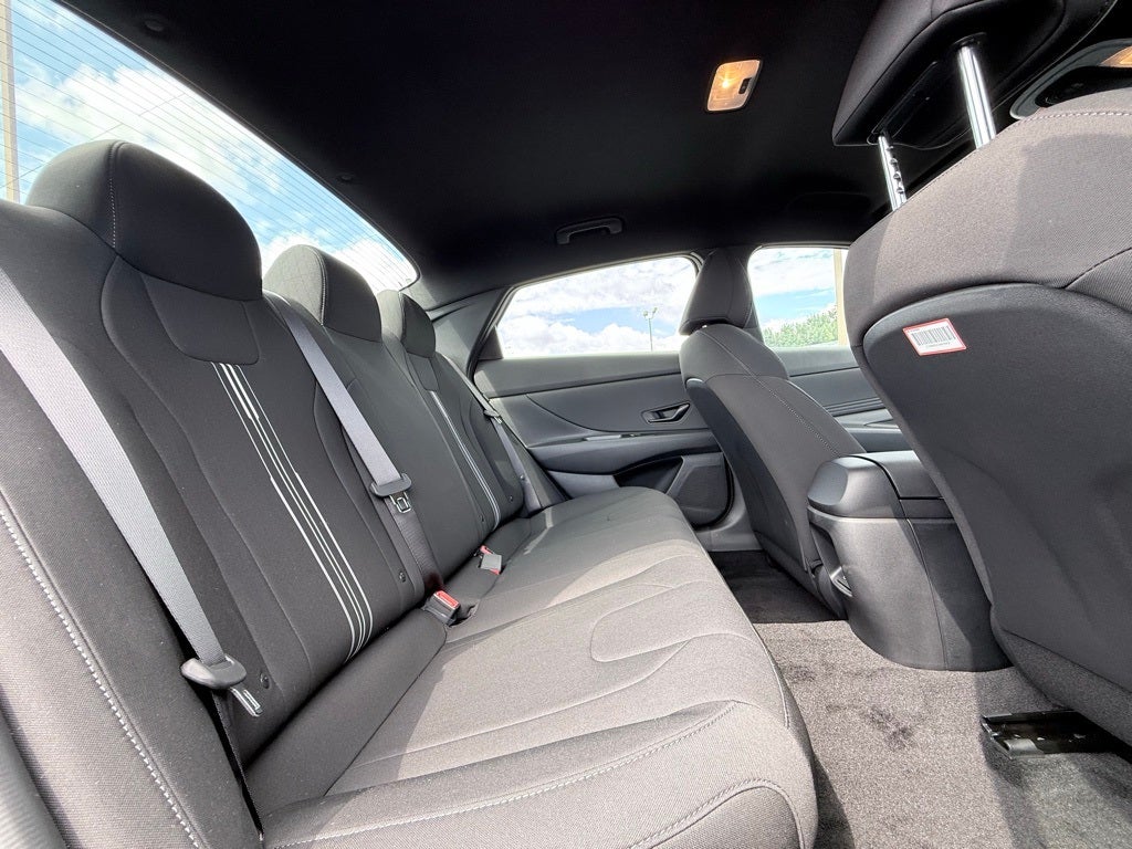 2025 Hyundai Elantra Hybrid SEL Sport