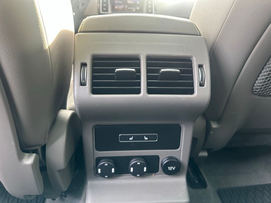 2018 Jaguar F-PACE 35t R-Sport Clean Carfax / Navigation / Power Sunroof / Power