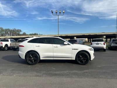 2018 Jaguar F-PACE 35t R-Sport Clean Carfax / Navigation / Power Sunroof / Power