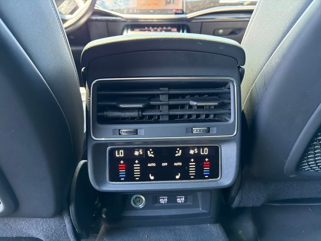 2020 Audi Q8 55 Prestige / S-Line / Cold Weather Pkg / Driver A quattro