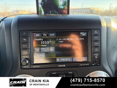 2014 Jeep Wrangler Unlimited Rubicon - LIFTED! / 4WD / CLEAN CARFAX