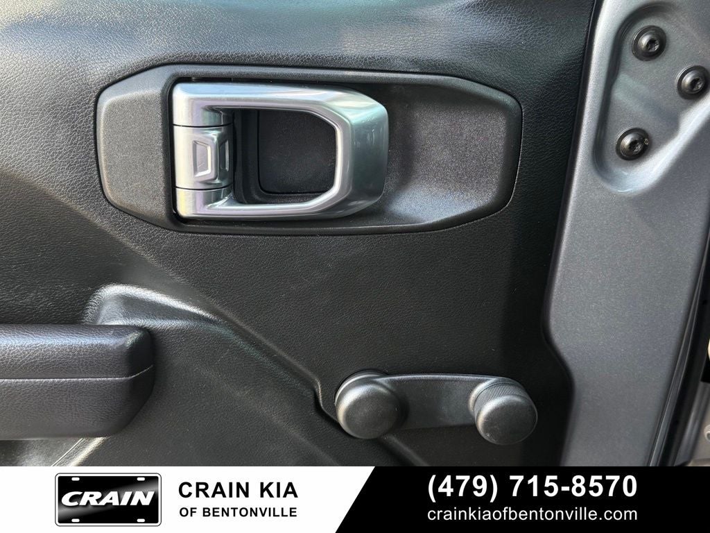 2018 Jeep Wrangler Unlimited Sport - 4WD / CLEAN CARFAX / LIFTED!