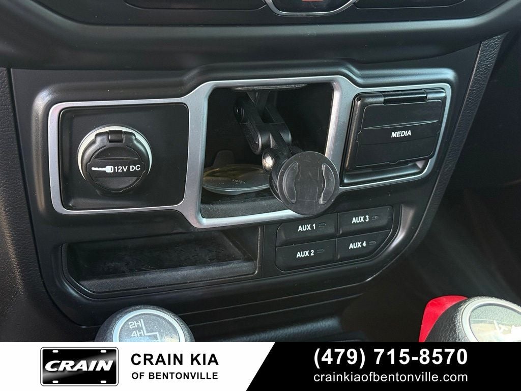 2018 Jeep Wrangler Unlimited Sport - 4WD / CLEAN CARFAX / LIFTED!