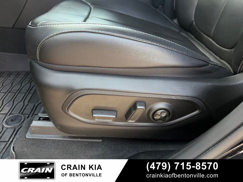 2023 Jeep Grand Cherokee L Limited - 4WD / PANO ROOF / ONE OWNER