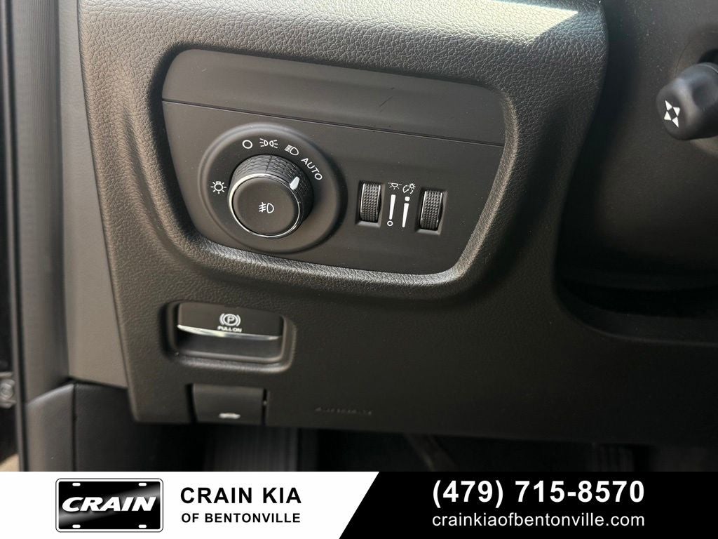 2023 Jeep Grand Cherokee L Limited - 4WD / PANO ROOF / ONE OWNER
