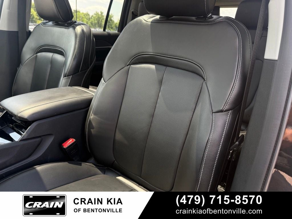 2023 Jeep Grand Cherokee L Limited - 4WD / PANO ROOF / ONE OWNER