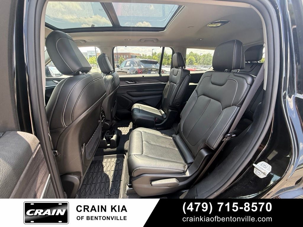 2023 Jeep Grand Cherokee L Limited - 4WD / PANO ROOF / ONE OWNER