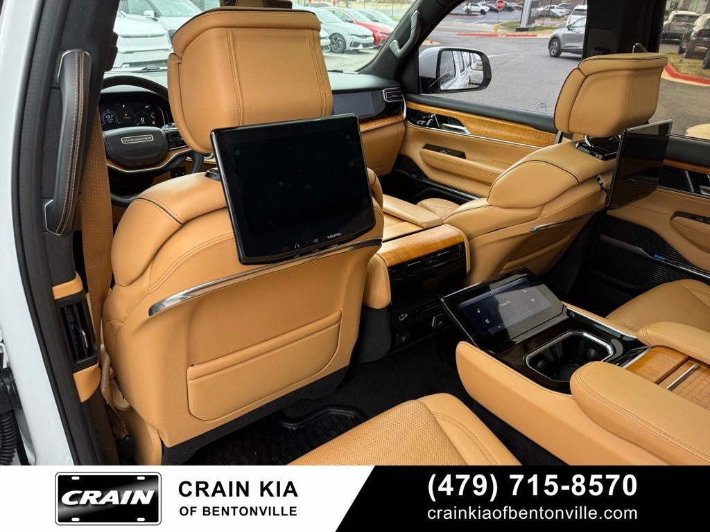 2022 Jeep Grand Wagoneer Series III - 4WD / PANORAMIC SUNROOF / CLEAN CARFAX