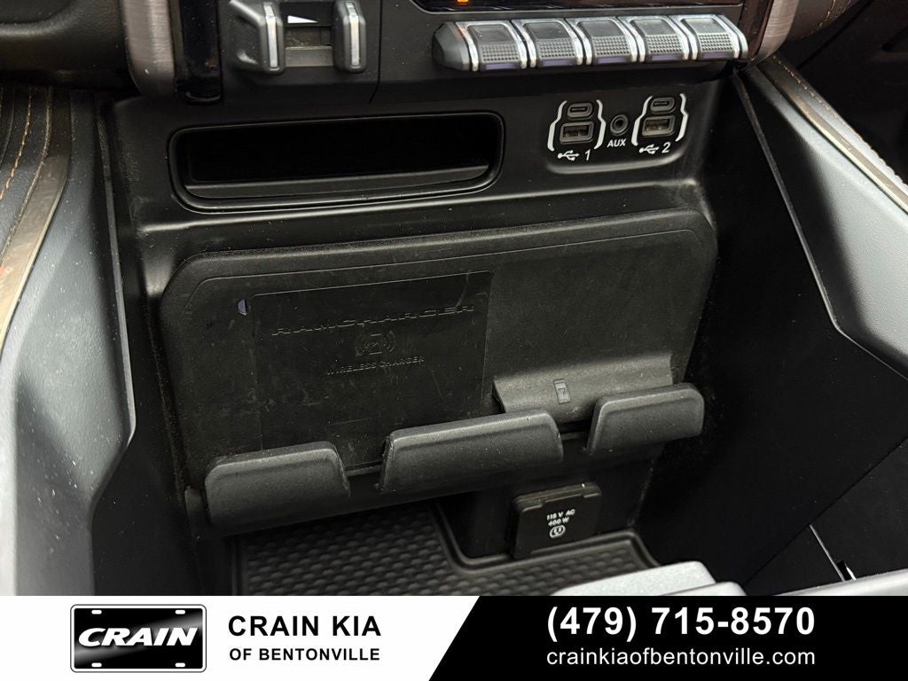 2020 RAM 1500 Laramie Longhorn - 4WD / PANORAMIC SUNROOF / LIFTED!