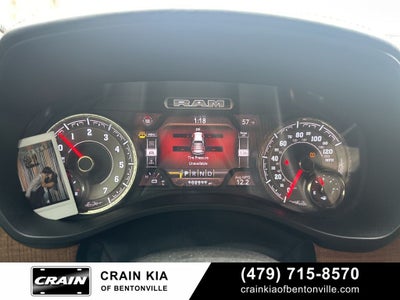 2020 RAM 1500 Laramie Longhorn - 4WD / PANORAMIC SUNROOF / LIFTED!