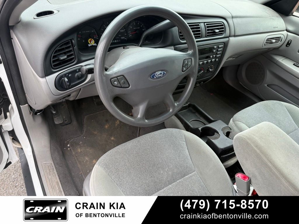 2000 Ford Taurus SE - CLEAN CARFAX