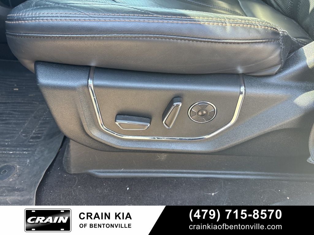 2020 Ford Expedition Platinum - $81,740 MSRP / 4WD / PANORAMIC SUNROOF