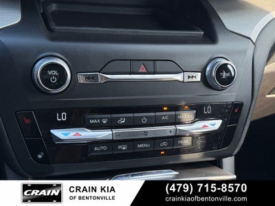 2020 Ford Explorer XLT - 4WD / PANORAMIC SUNROOF / CLEAN CARFAX