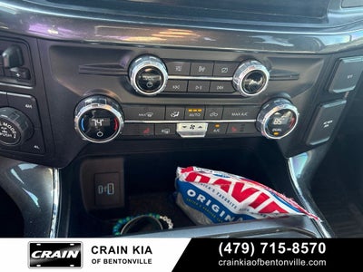 2021 Ford F-150 XLT - 4WD / CLEAN CARFAX