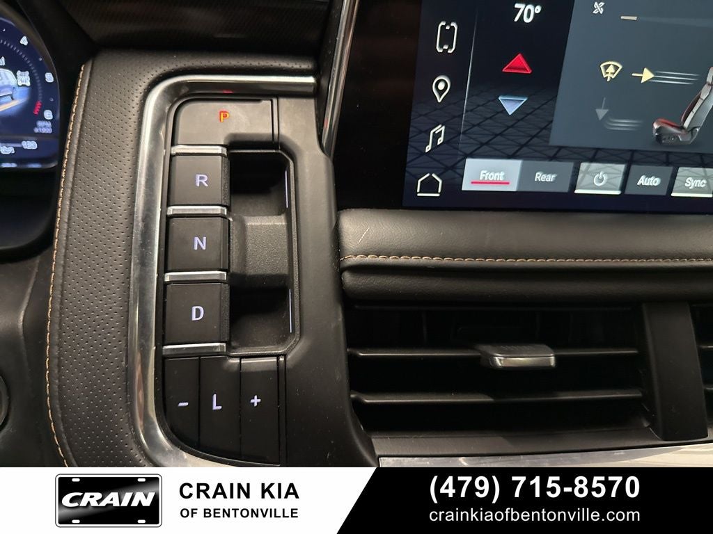 2024 GMC Yukon AT4 - 4WD / PANORAMIC SUNROOF / CLEAN CARFAX