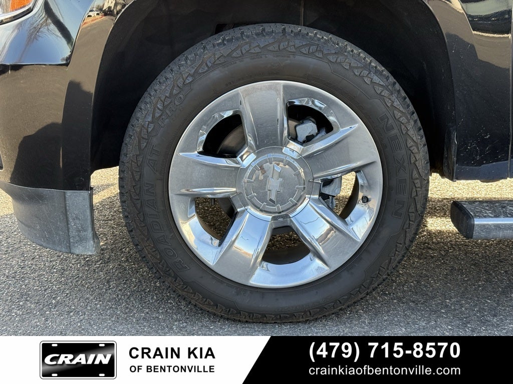 2019 Chevrolet Suburban LT - 4WD / SUNROOF / CLEAN CARFAX