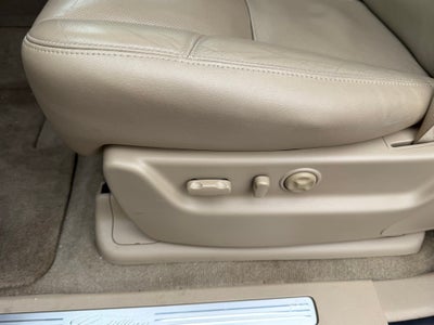 2014 Cadillac Escalade Premium - AWD / CLEAN CARFAX / VERY LOW MILES!